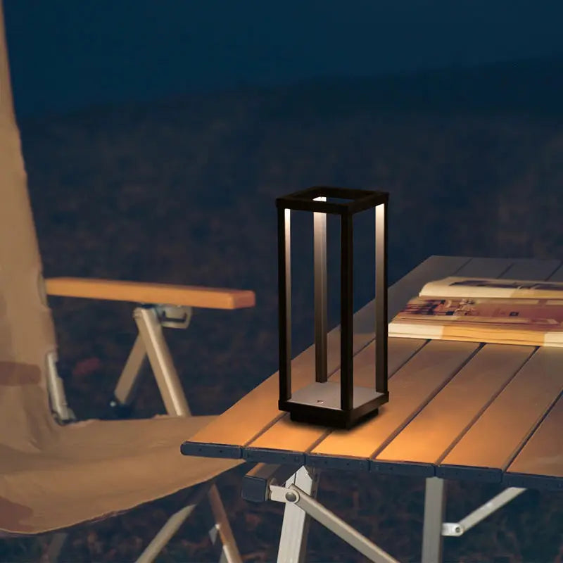 LumaGlow - Uppladdningsbar LED Bordslampa, Dimbar och Energisnål för Inomhus och Utomhus