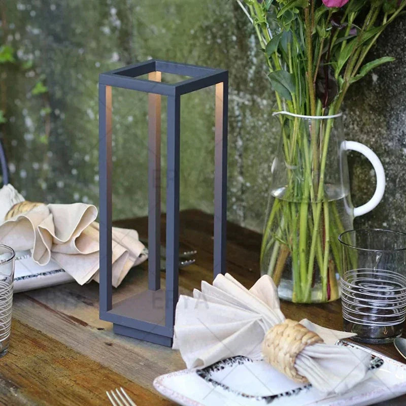 LumaGlow - Uppladdningsbar LED Bordslampa, Dimbar och Energisnål för Inomhus och Utomhus