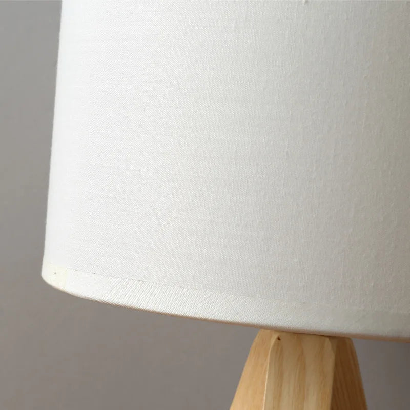 EcoLight - Trä Bordslampa med Modern Design