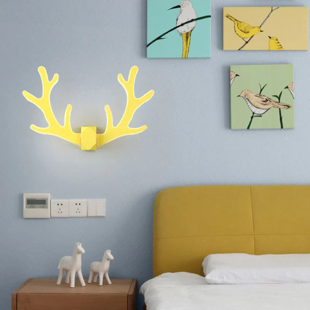 CheerGlow – Färgglad Horn LED Vägglampa för Barnrum
