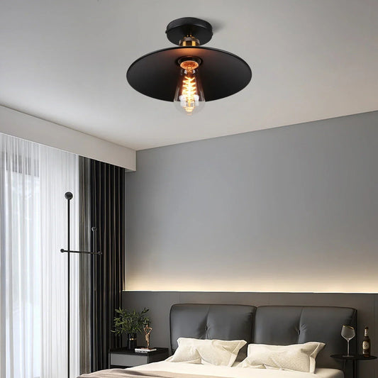 RetroGlow - Vintage Industriell Taklampa för Stilig Inredning