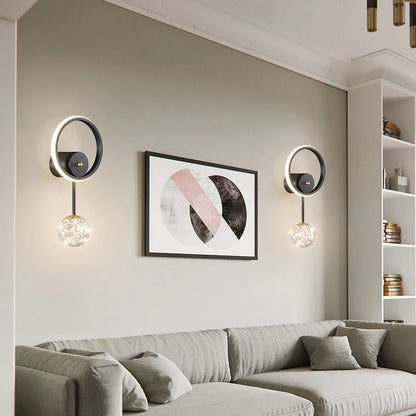 LuxeGlow – Modern LED Vägglampa i Guld med Glaskula