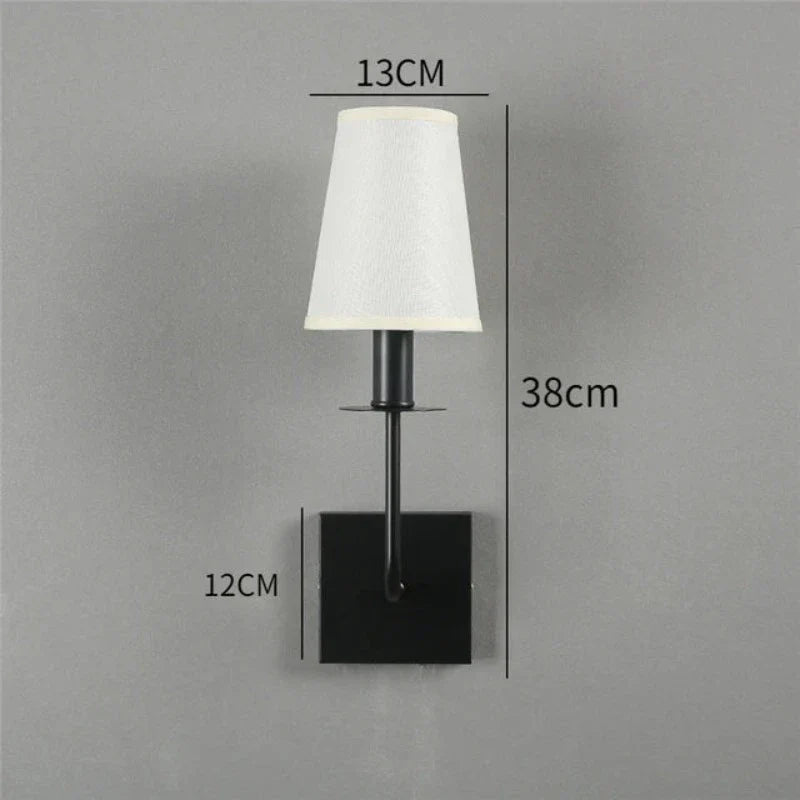 LuxShade - Elegance Klassisk Metall Vägglampa med Textilskärm – LED Lampa