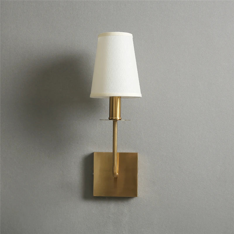 LuxShade - Elegance Klassisk Metall Vägglampa med Textilskärm – LED Lampa
