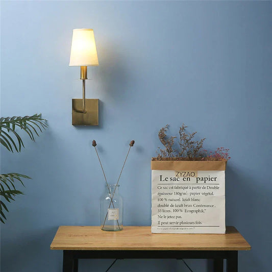 LuxShade - Elegance Klassisk Metall Vägglampa med Textilskärm – LED Lampa