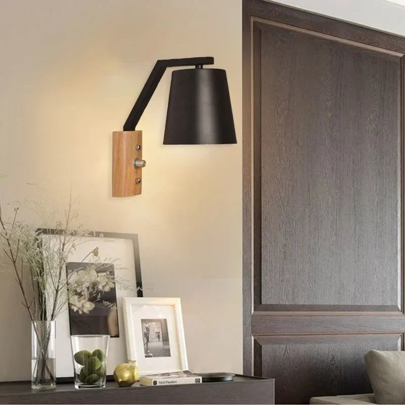 WoodFlex - Modern Trä Vägglampa med Svängbar Arm