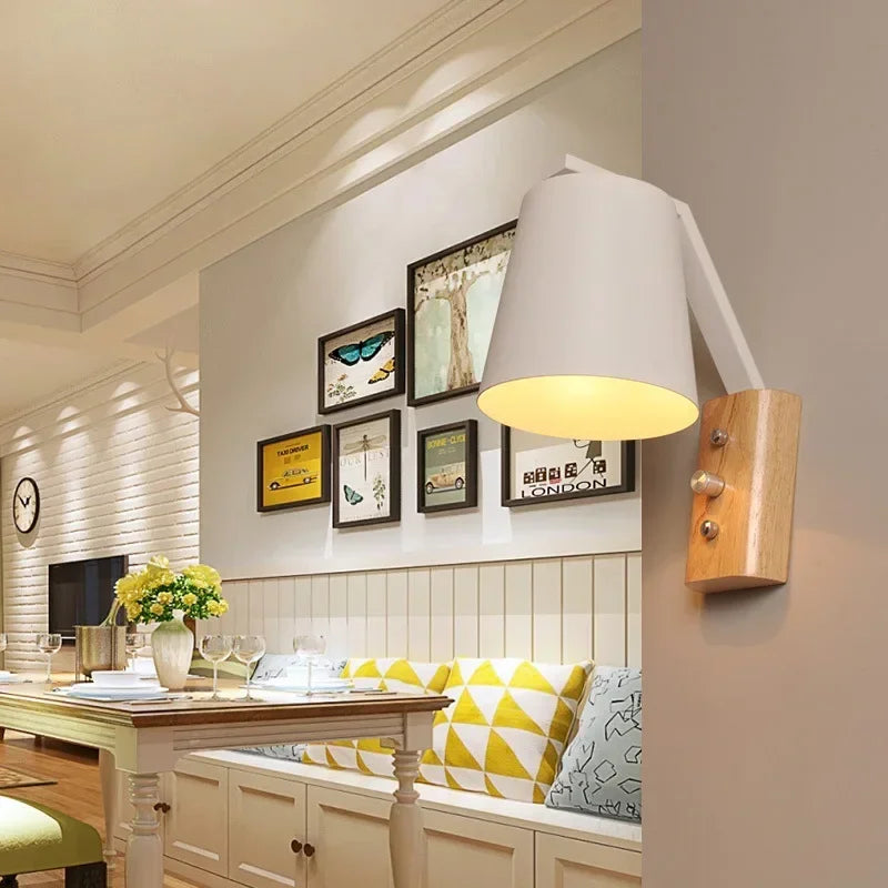 WoodFlex - Modern Trä Vägglampa med Svängbar Arm