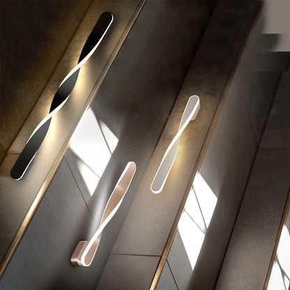 CurveLux - Modern LED Vägglampa i Böjd Design Dimbar Belysning