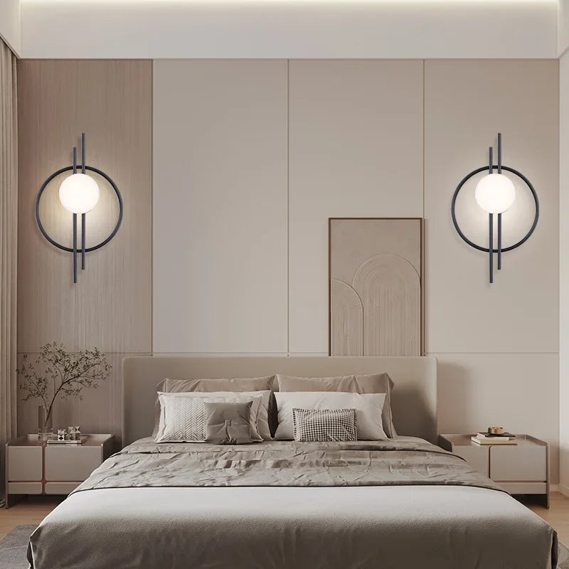 GlobeGlow - Modern LED Vägglampa med Glaskula Stilfull Belysning