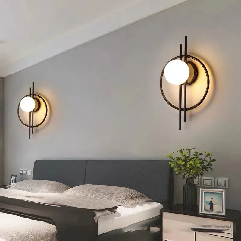 GlobeGlow - Modern LED Vägglampa med Glaskula Stilfull Belysning