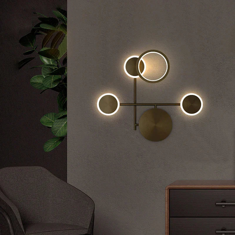 GlowCraft – Modern LED Vägglampa i Guld för Vardagsrum &amp; Hall