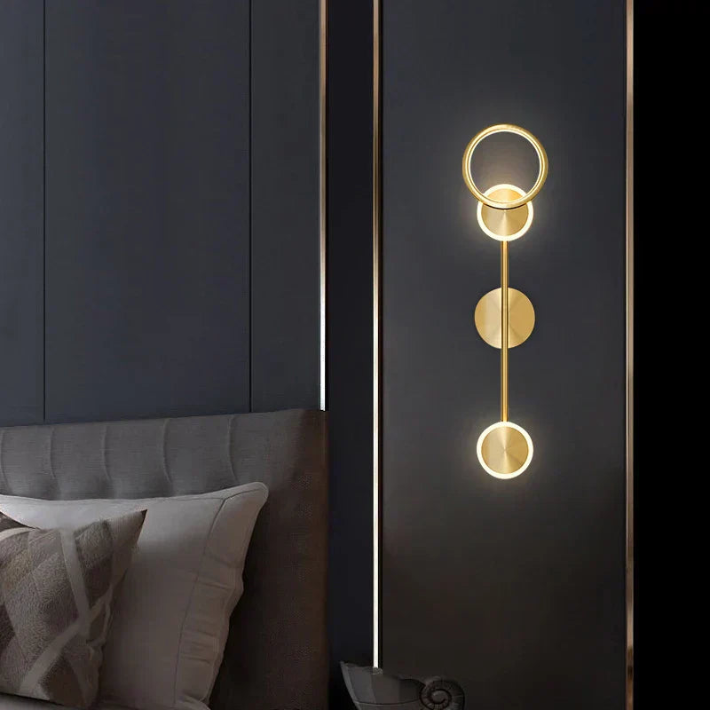 GlowCraft – Modern LED Vägglampa i Guld för Vardagsrum &amp; Hall
