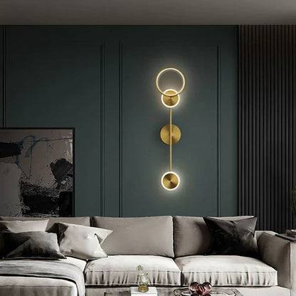 GlowCraft – Modern LED Vägglampa i Guld för Vardagsrum &amp; Hall