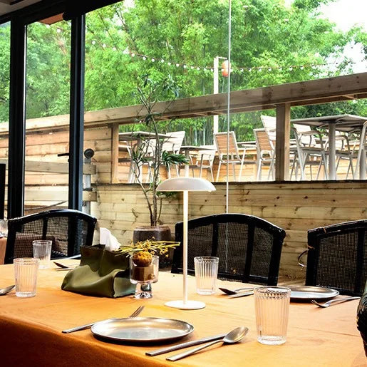 LumiTouch - Trådlös LED Bordslampa med Touch & Dimfunktion, Modern Belysning