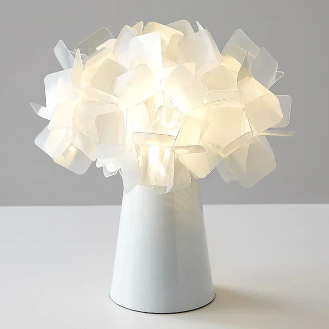 LumiBloom – Dekorativ LED Bordslampa med Unik Design