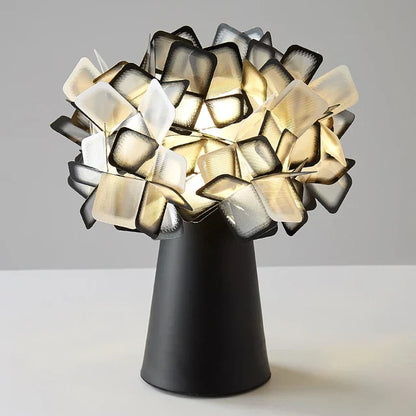 LumiBloom – Dekorativ LED Bordslampa med Unik Design