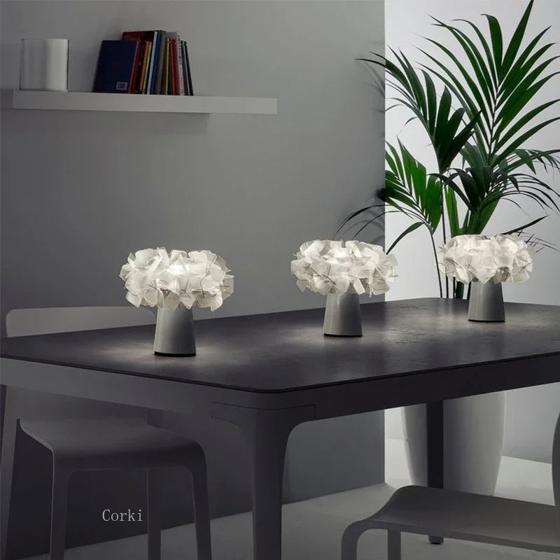 LumiBloom – Dekorativ LED Bordslampa med Unik Design