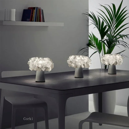 LumiBloom – Dekorativ LED Bordslampa med Unik Design