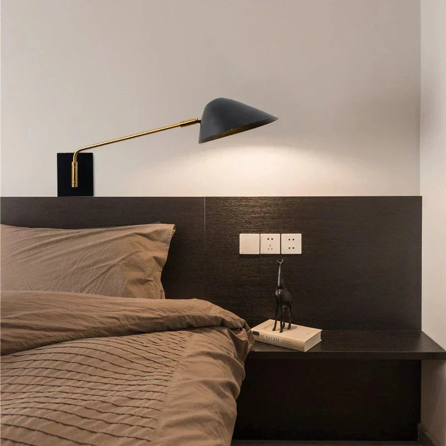FlexGlow - Svängbar Vägglampa med Lång Arm och LED-belysning