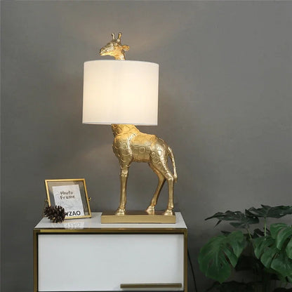 SavannaGlow - Elegant giraffbordslampa med varmt omgivande ljus