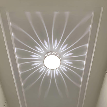 Aurora LED Taklampa - Atmosfärisk Belysning med Eleganta Mönster