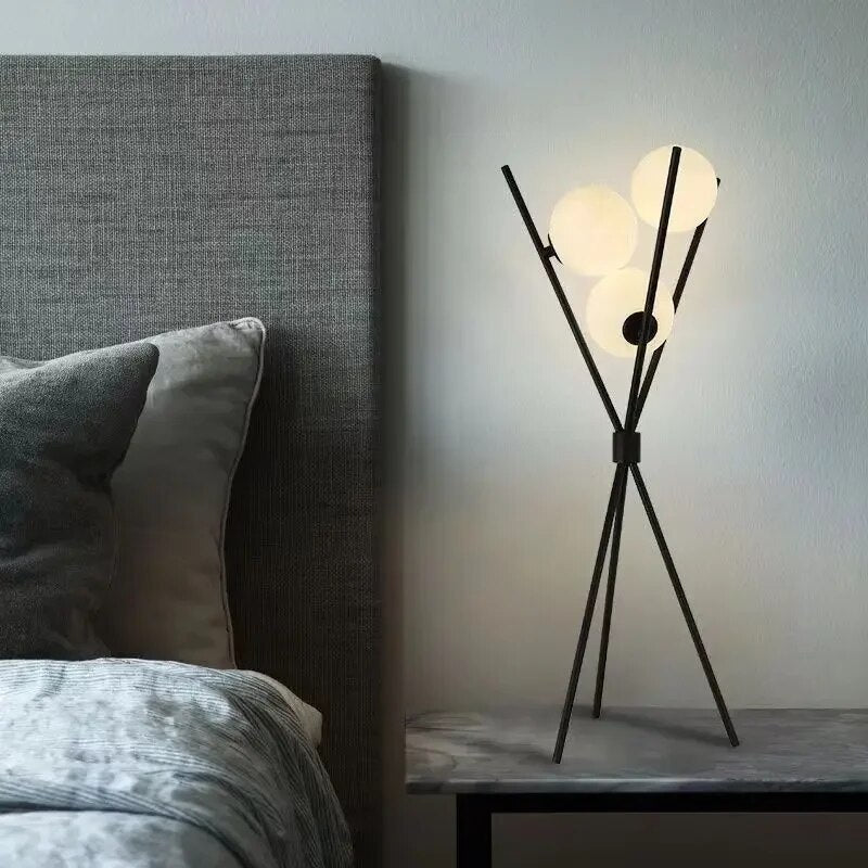 Lunaris | LED-bord- och golvlampa i mån-design