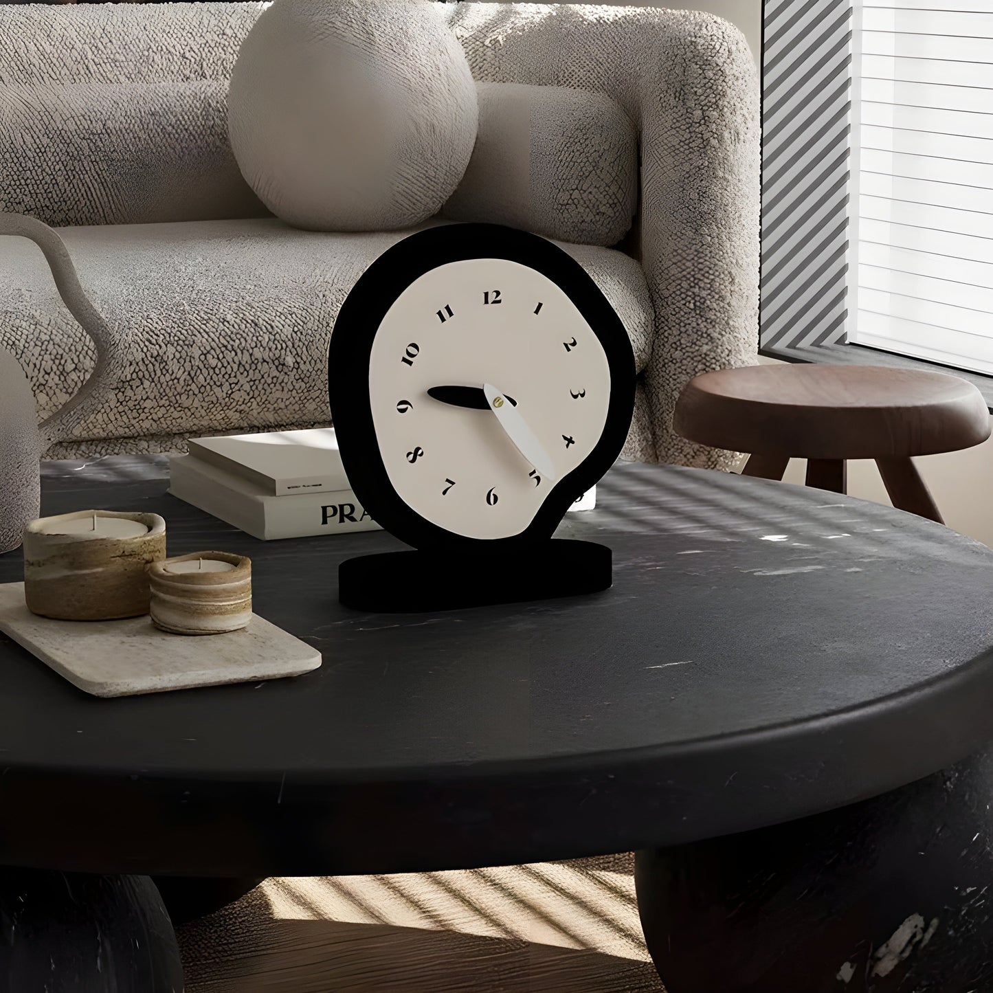 Carvallo – Minimalistisk klocka med tyst urverk för en lugn atmosfär