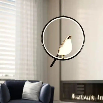 Aviora | Hänglampa med gyllene fågel och LED-ljus