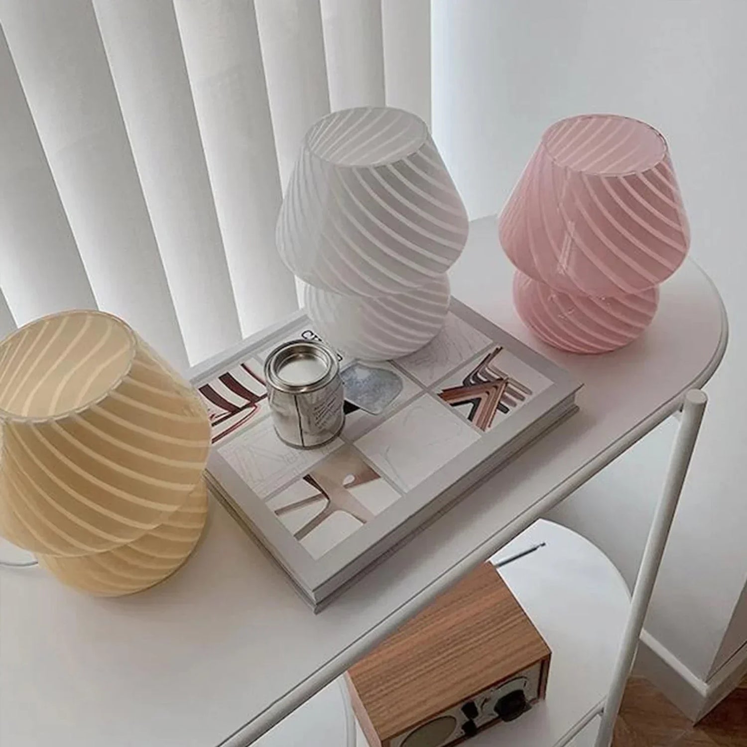LumiGlass – Hantverkad Glasbordslampa, Stilren Designerbelysning