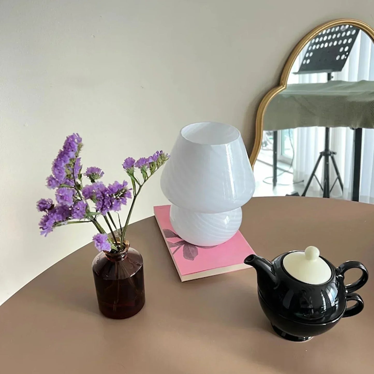 LumiGlow - Modern Glastaklampa med LED | Stilig Skrivbordslampa