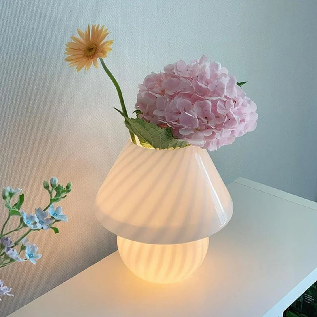 ZenGlow - Modern Glasmittafellampa
