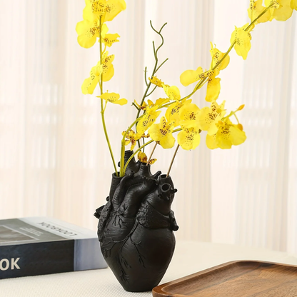Anatomisk hjärtformad vas för färska eller torkade blommor