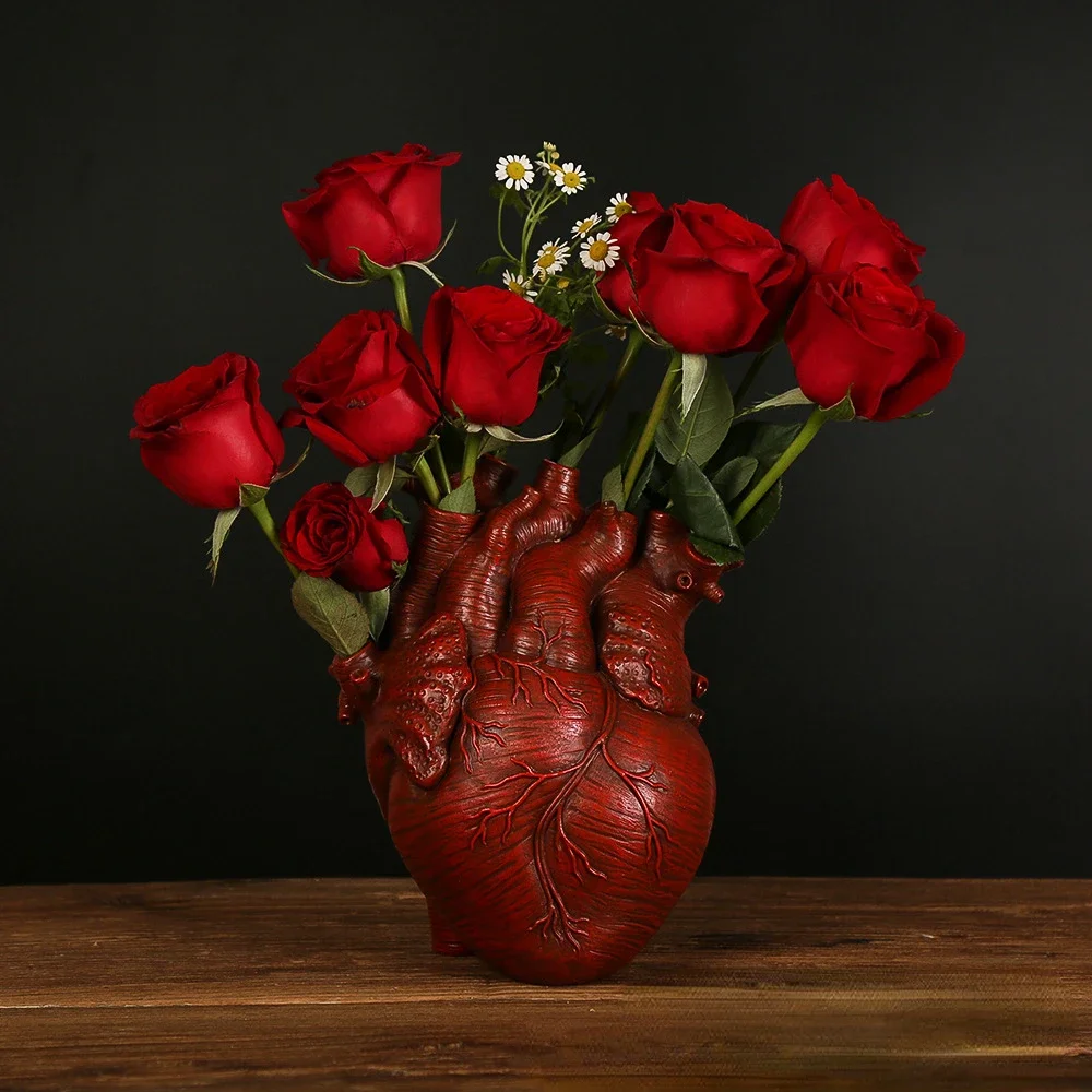Anatomisk hjärtformad vas för färska eller torkade blommor