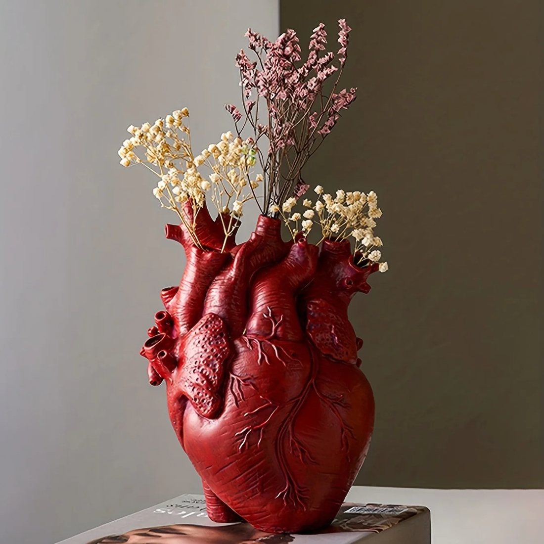 Anatomisk hjärtformad vas för färska eller torkade blommor