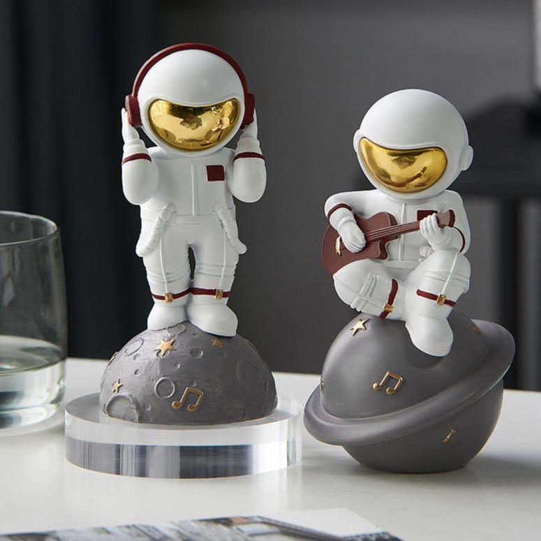 Astronaut Musik Instrument Dekor Skulptur för Hem och Kontor