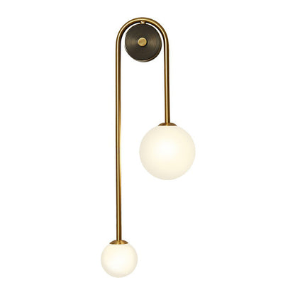 Brass Arc Wall Sconce Två Huvuden Opal Glas Skärm Belysning