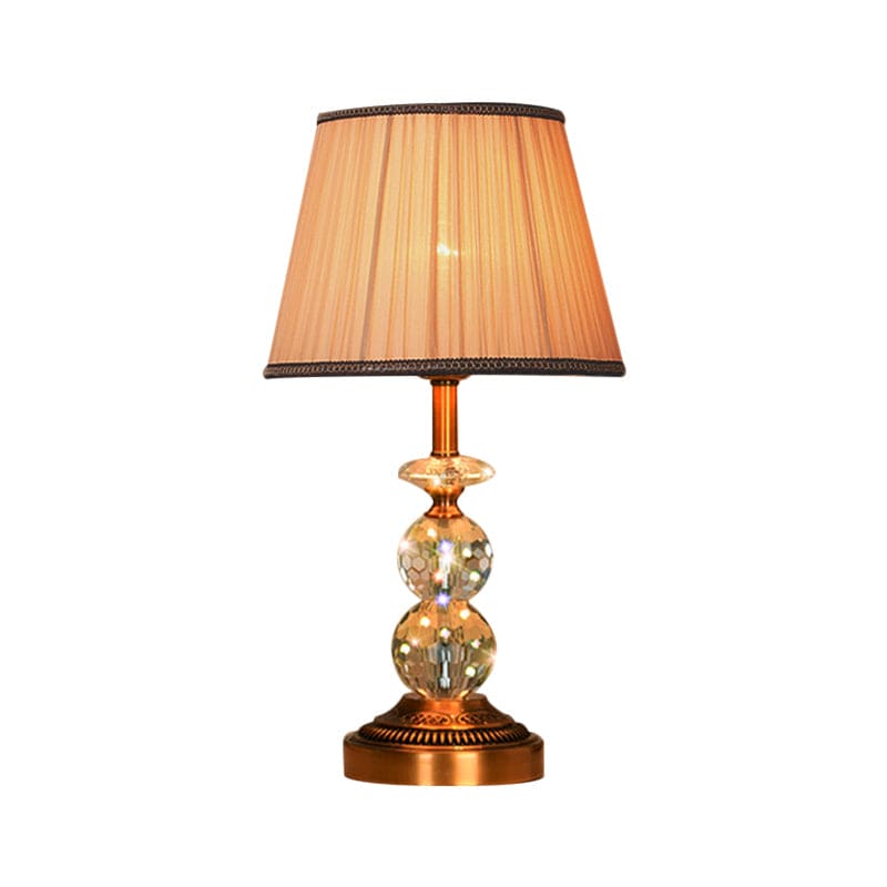Kristallbordslampa med konisk form och slipade kristallkulor