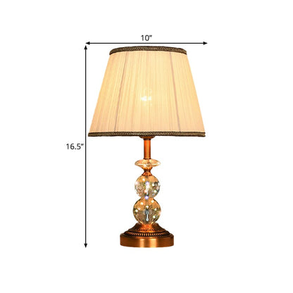 Kristallbordslampa med konisk form och slipade kristallkulor