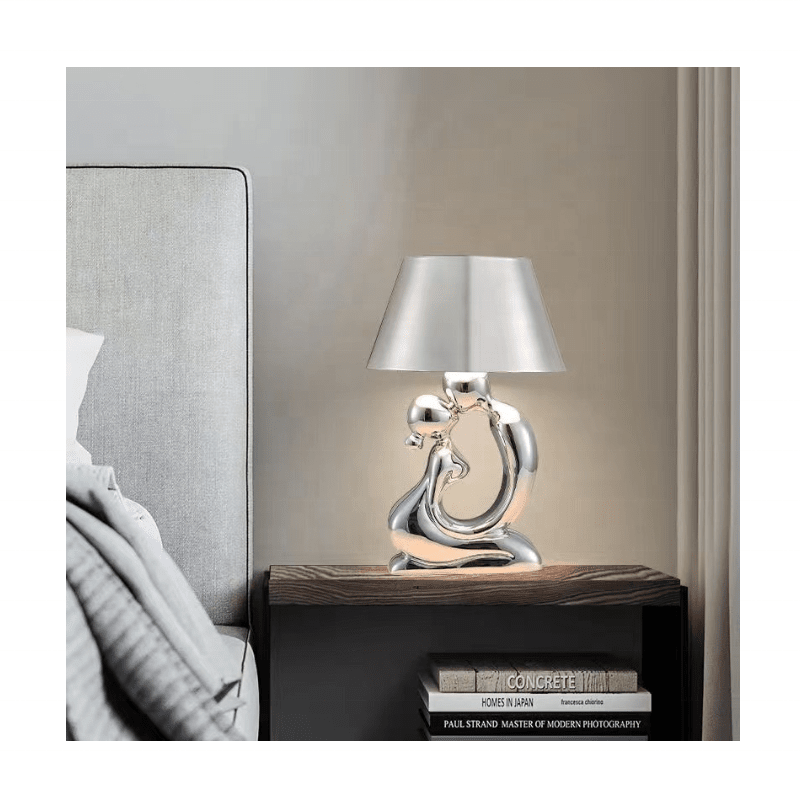 Elegant Dekorativ Kärlekslampa Med Guld Eller Krom Finish