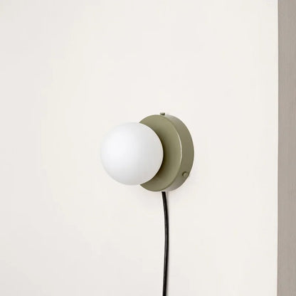 Elegant Glasvägglampa med plug-in design och LED-lampa
