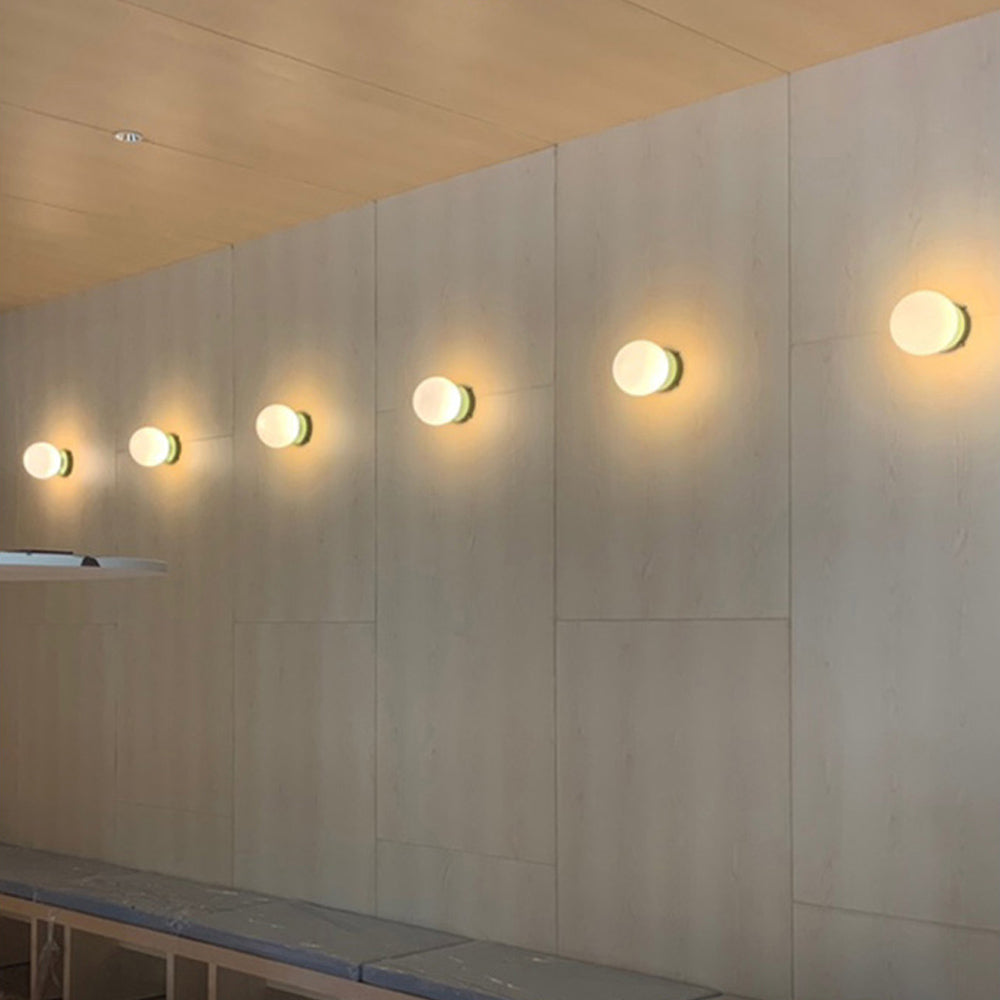 Elegant Glasvägglampa med plug-in design och LED-lampa