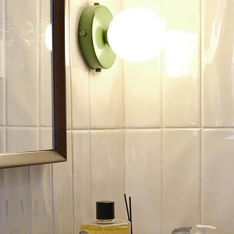 Elegant Glasvägglampa med plug-in design och LED-lampa