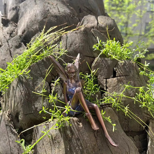 Trädgårdstrollskulptur gjord av resin dekorativ utomhusaccent