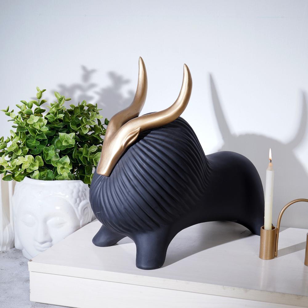 Golden Horned Yak Table Accent för Modern Heminredning