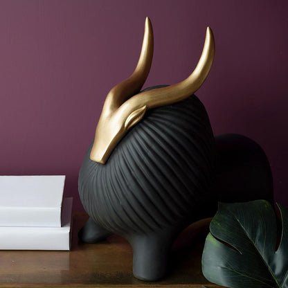 Golden Horned Yak Table Accent för Modern Heminredning