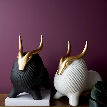 Golden Horned Yak Table Accent för Modern Heminredning