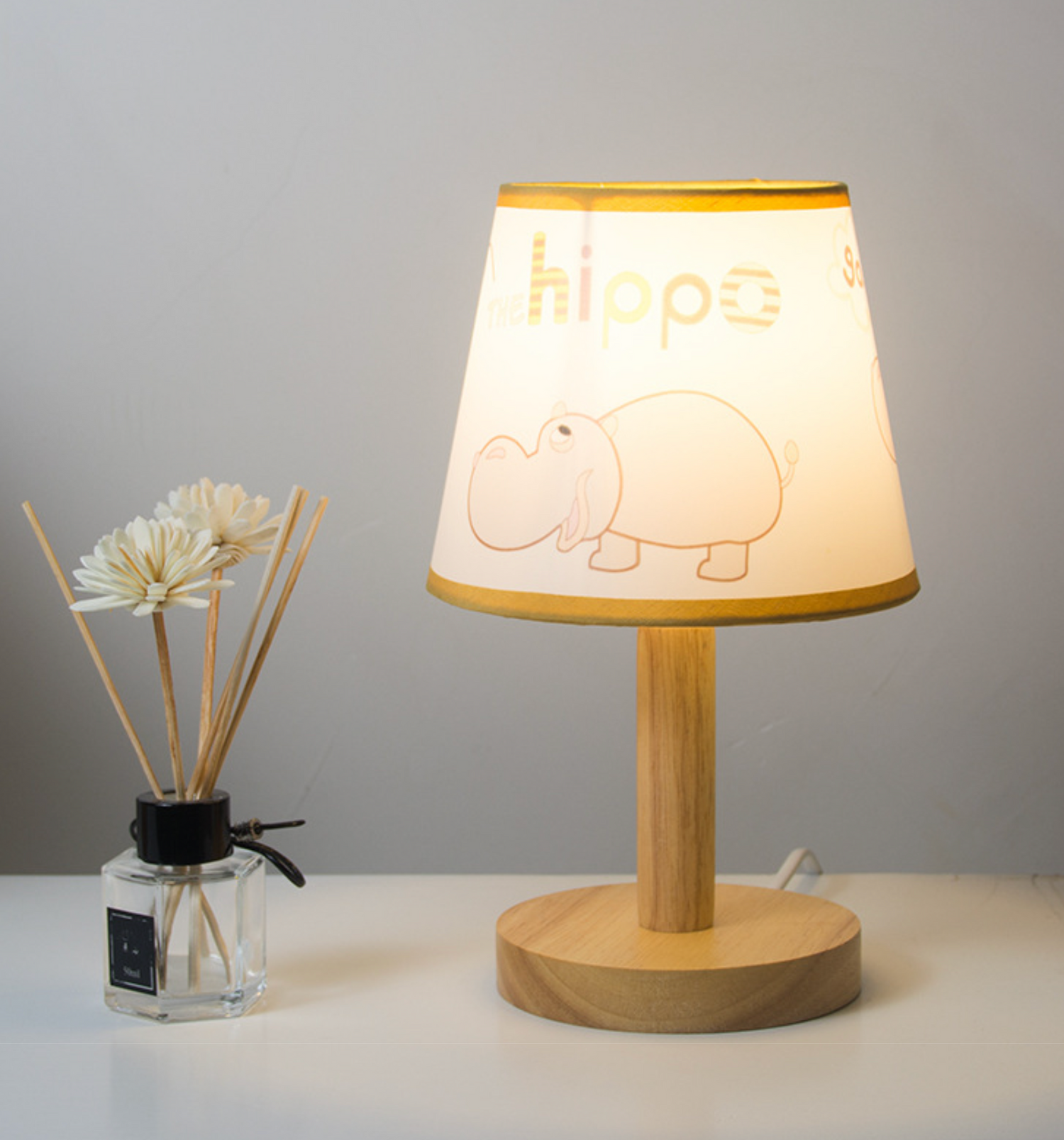 Koreansk Retro Plisserad Bordslampa för Elegant Hembelysning