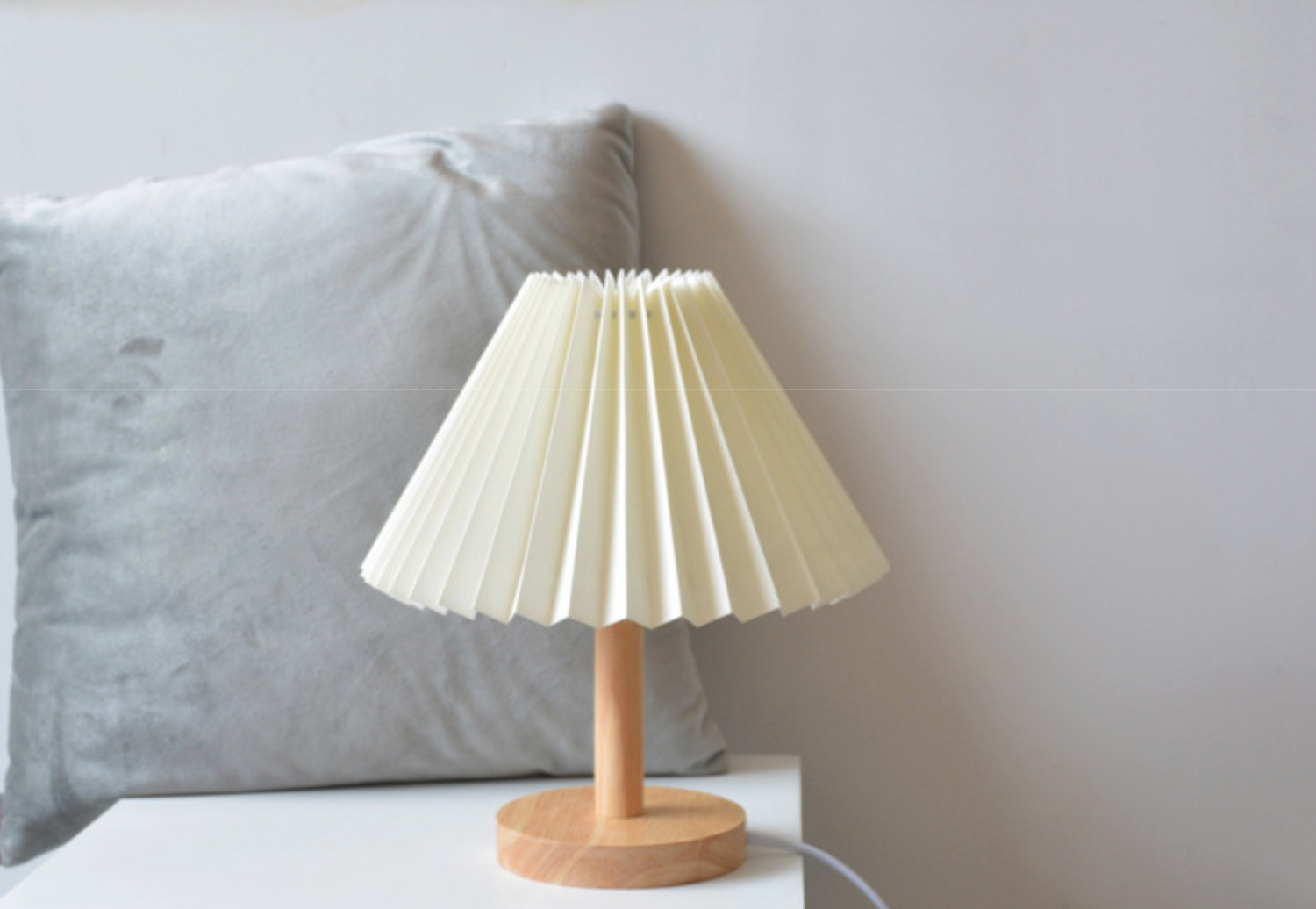 Koreansk Retro Plisserad Bordslampa för Elegant Hembelysning