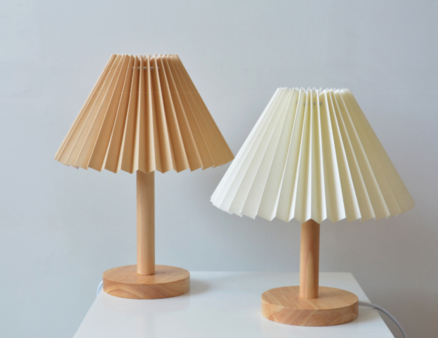 Koreansk Retro Plisserad Bordslampa för Elegant Hembelysning