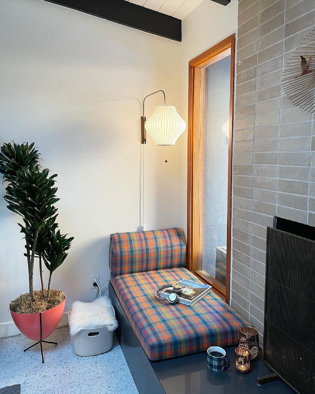 Mid-Century Nelson Vägglampa – Tidlös Designerbelysning